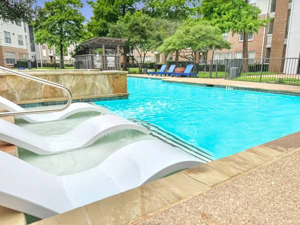 $1,670 / 2br - 1039ft2 - Your dream 2 bed, 1 bath is closer than you think! Call now! (Dallas)63867603326209123