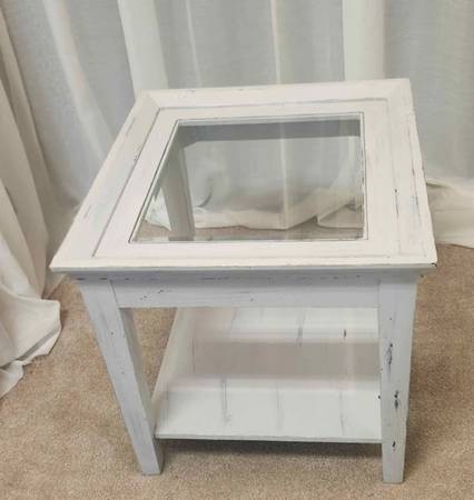 Brett - Distressed Square Side Table / End Table / Accent Table / Nightstand w/r 1