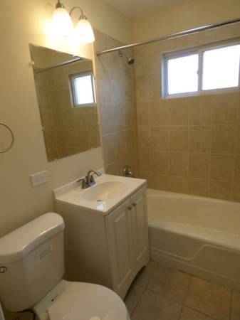 $1,400 / 1br - 🦢🥀📚Lakeview Cozy 1BD Nest of Sunlight & Quiet Dreams🦢🥀📚 (Chicago)63898858161154124
