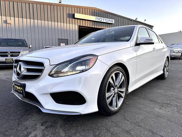 2016 *Mercedes-Benz* *Clase E* *E 350 4 puertas Sedán* Blanco - $12.995 (Urban Motors)63470758680449124