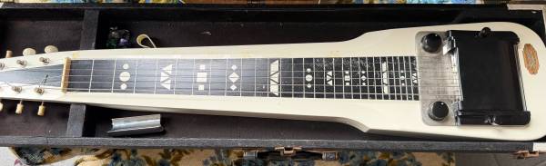 Lap Steel Player 1