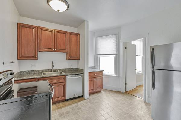 $909 / 1br - "Petaluma 1 habitación 1 baño – ¡Entrada privada y estacionamiento! (petaluma)63813662769793121
