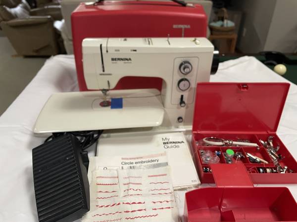 BERNINA 830 Sewing Machine 1