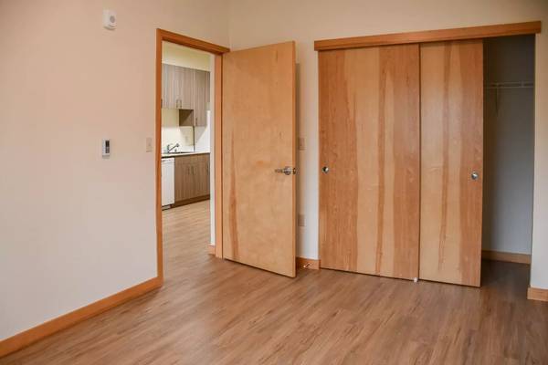 $1,610 / 1br - 525ft2 - Luxurious 1 bed / 1 bath available with convenient washer & dryer (Renton)63688626735747122