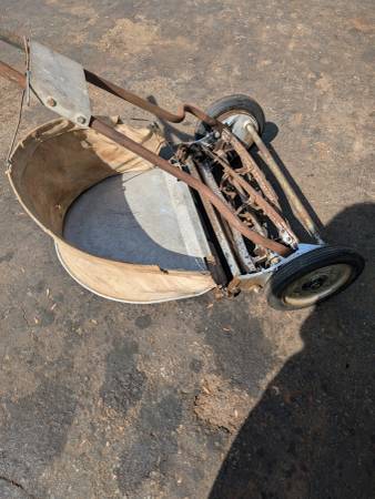 reel push  mower with bagger - $2063470985420545122