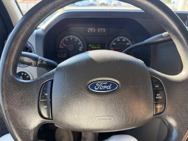 2014 Ford E350 Super Duty - Photo 11