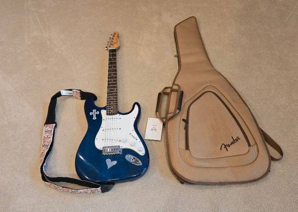 J. Reynolds Electric Guitar And Fender Case - $200 (Sioux Falls)634711241228811222