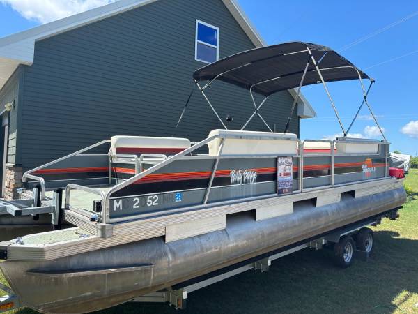 BOAT SHOW SPECIAL-24' pontoon and trailer reduced 1