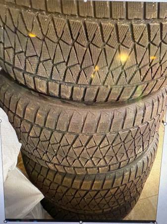 Bridgestone Blizzaks DM-V2 Winter Snow Tires 1