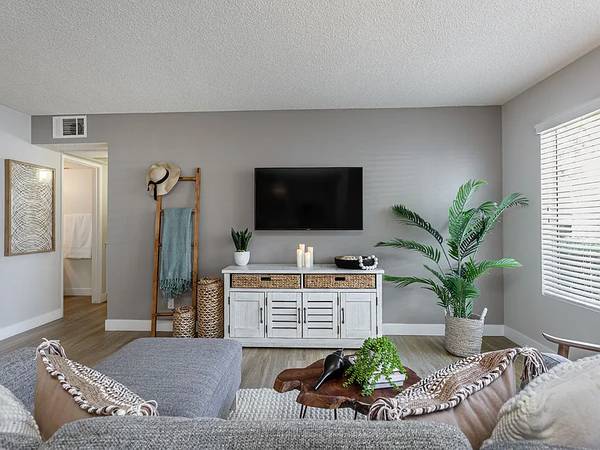 $660 / 2br - SPACIOUS BRIGHT BEDROOM OFFERED FOR RENT (Missoula)63656942180611121