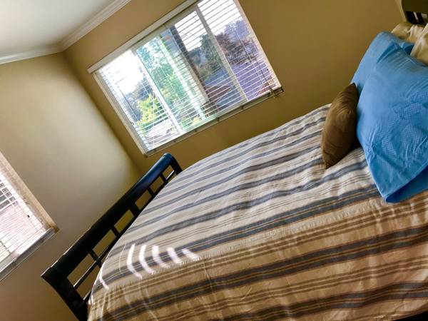 $1,500 / 2br - 1100ft2 - LARGE BEDROOM own BATH/WALK IN CLOSET (SAN DIEGO)63663705104769120