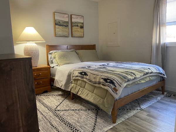 $2200.00 / 3br - 1212ft2 - Charming 3-Bedroom Furnished Home in Casper – Perfect for Travel Nurse63829654709377121
