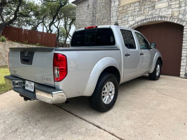 2015 Nissan Frontier SV 4WD - $9,999 (Austin)63439319459459123