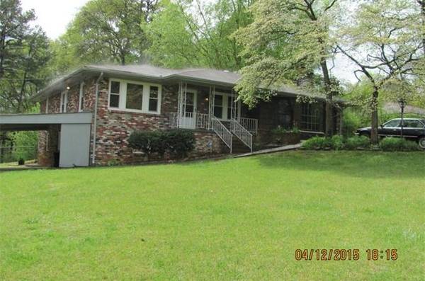 Large room, personal fireplace, private bath and porch Room 1