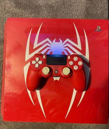 PS4 PRO SPIDER-MAN SYSTEM AND PS2 SYSTEMS WITH GAMES 1