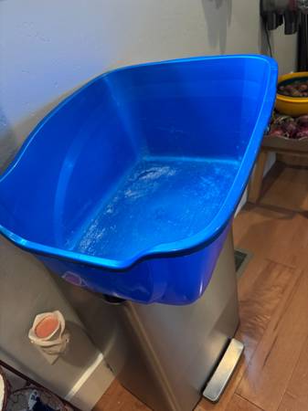 Clean cat boxes 1
