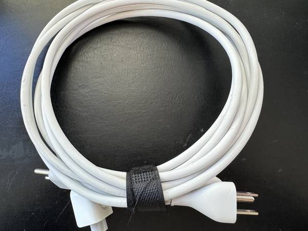 2 x Apple Power Adapter Extension Cable 1