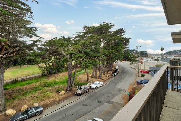 2 bedroom, Located in Pacifica, BBQ & Picnic Area 1