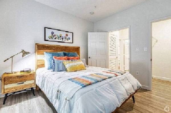 Quiet Private Room Ready With Modern Kitchen Access 1