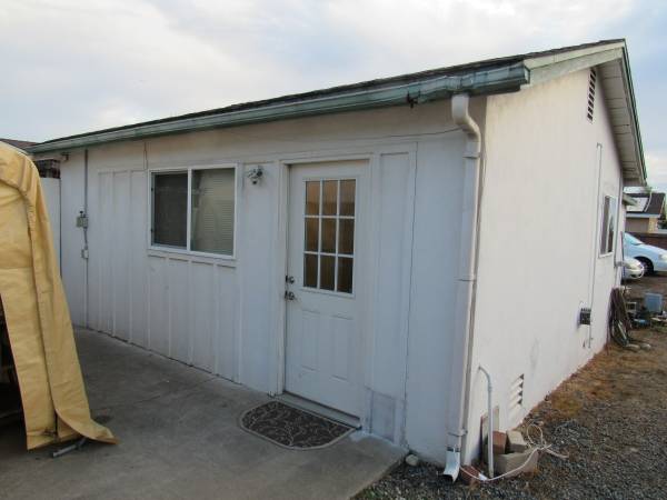 $1,450 / 1br - 420ft2 - Detached Studio w ALL UTILITIES included, $1450, month to month (San Diego, East County, Fletcher Hills)64037389042818121