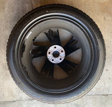 Tiguan R-line Wheels - $1,000 (Diamond Bar)63471470689283122