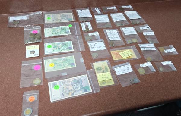 Old US Coins - Foreign Money - Stater Quarter Coins* - $450 (Sioux Falls)63471124226307122
