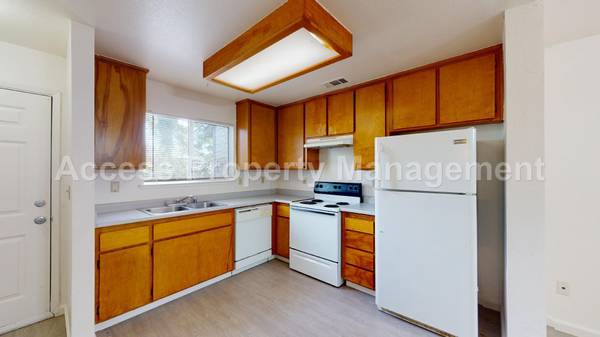 $1,200 / 2br - 700ft2 - 114 Baker St 2 Bed, 1 Bath (Waterford)63970305742211122
