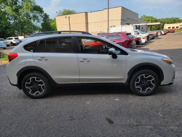 2010 SUBARU CROSSTREK LIMITED AWD**94,000 miles** - $10,995 (maplewood)63470776062081123