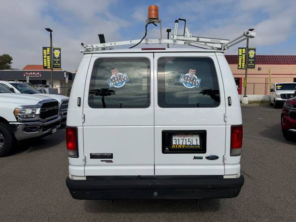2013 Ford E150 - Photo 4