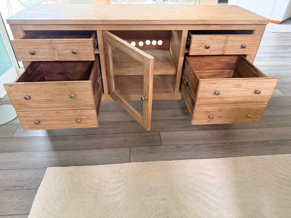 TV Console 1