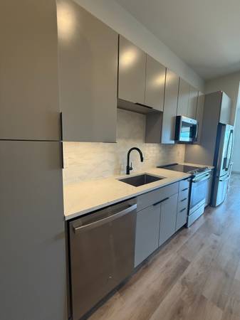 $1,345 / 480ft2 - BEst Studio Downtown!! Move in Today!!! (Downtown, Colorado Springs)63668452799107122
