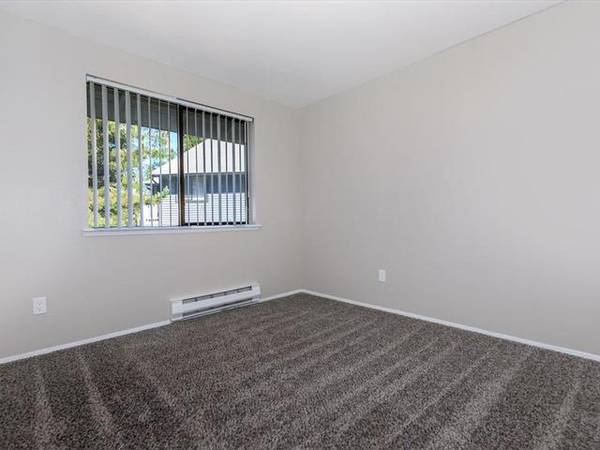 $2,407 / 3br - 1250ft2 - Vertical Blinds, Balcony or Patio, Cable Available63944966271234122
