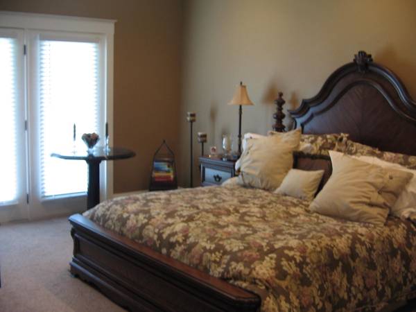 $900 / 1br - 900ft2 - NOW Available! 900 SQFT Lake Front Luxury Apt for YOU (Rome, Georgia)63964123928195122