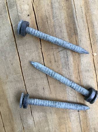 RING SHANK ROOFING NAILS WITH EPDM WASHERS 1