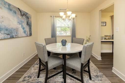 $1,698 / 2br - 950ft2 - Package Receiving, Pet Friendly, Large Closets (24 Colony Hill Ct, Baltimore, MD)63974187742723120