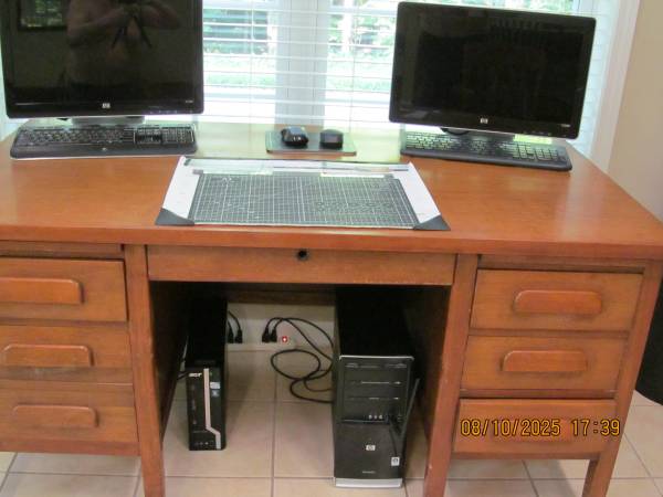 REVISED:   WANTED  Windows 7 'Ultimate' - 64 bit legal CD 1