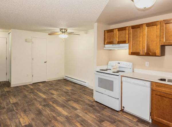 $1,450 / 1br - $500 OFF our 1 BED in Fanno Creek | Extra Hall Closet + Large Closets (Tigard)64039055120515124