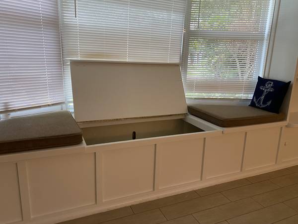 $3,775 / 3br - 1900ft2 - BEST PRICED 3/2 IN HOLLYWOOD HILLS (Hollywood)64002016832515123