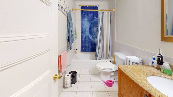 $850 / 4br - Dorchester Room in 4 Bed/1 Bath Apartment | Newport S (Dorchester)63996548300418121