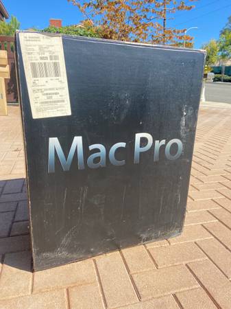 Apple MacPro G5 Tower - for parts (may or may not be working) 1