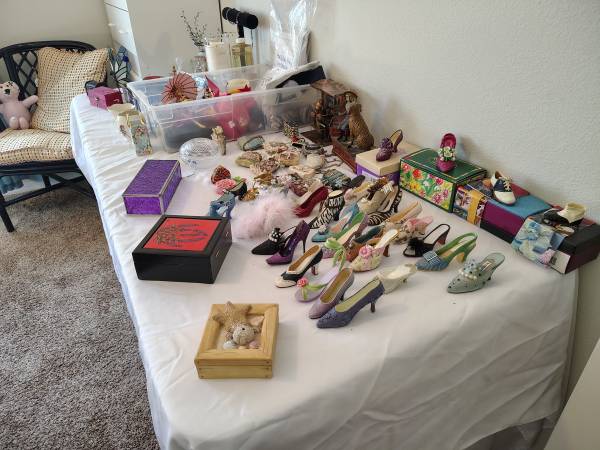 Yard sale photo