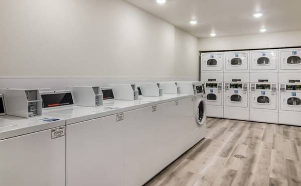 $2,016 / 1br - New Guest? Enjoy Huge Savings with Our 1st Month Special! (11329 Pacific Hwy SW, Lakewood, WA)63688277979521123