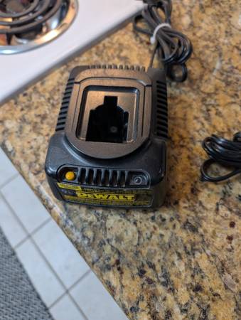 DeWalt charger 9.6v-18v 1