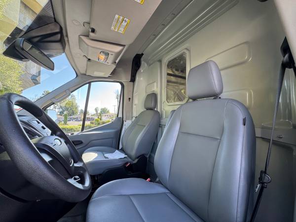 2017 Ford T250 MEDIUM ROOF - Photo 13