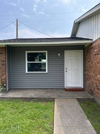 $1200.00 / 3br - Renovated 3 Bed 1 Bath Apartment in Broussard63857517471619120