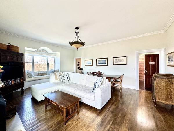 $4,500 / 2br - Charlestown 2 Bed/1 Bath Penthouse | Monument Sq (Charlestown)64213550671490122