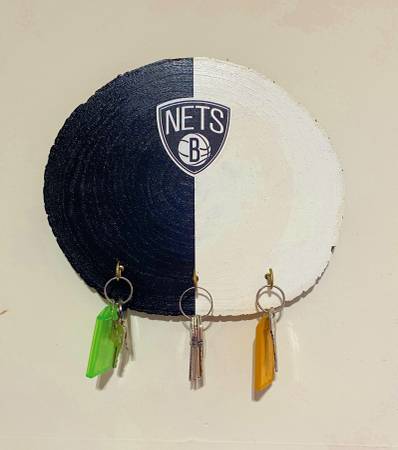 Brooklyn Nets Basketball Wooden 3 Hook Key Holder 1