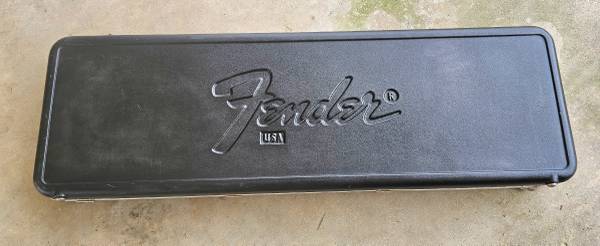 Fender 80's Molded Hard-shell case for Pbass or Jazz 1