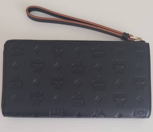 Lost MCM Black Wallet @ Chipotle (brentwood / oakley)63941740478722120