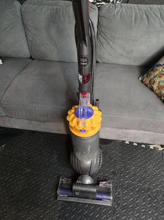 Dyson Ball UP13 Multi Floor Bagless Upright Vacuum works well! 1
